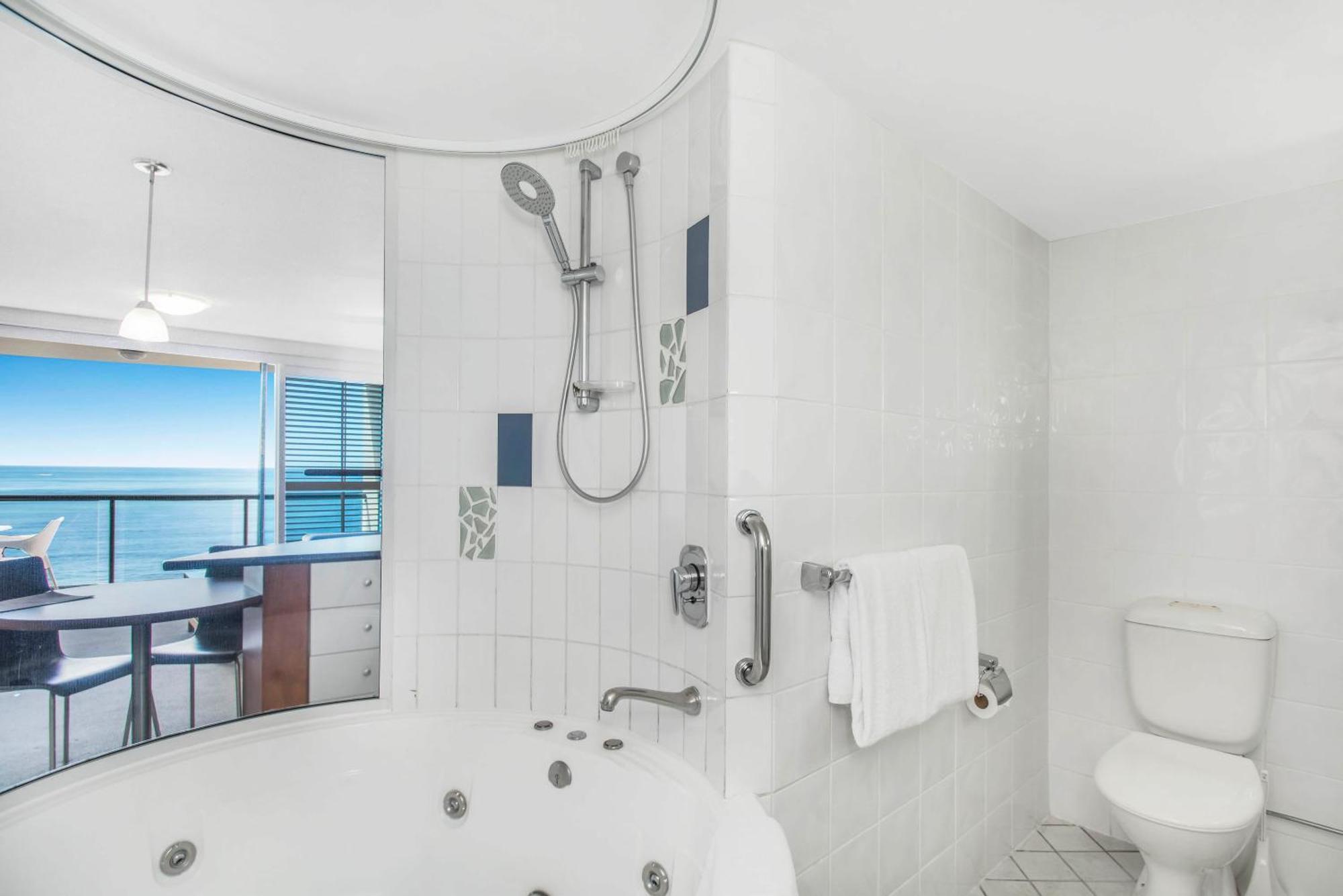 One-Bedroom Ocean View Apartment