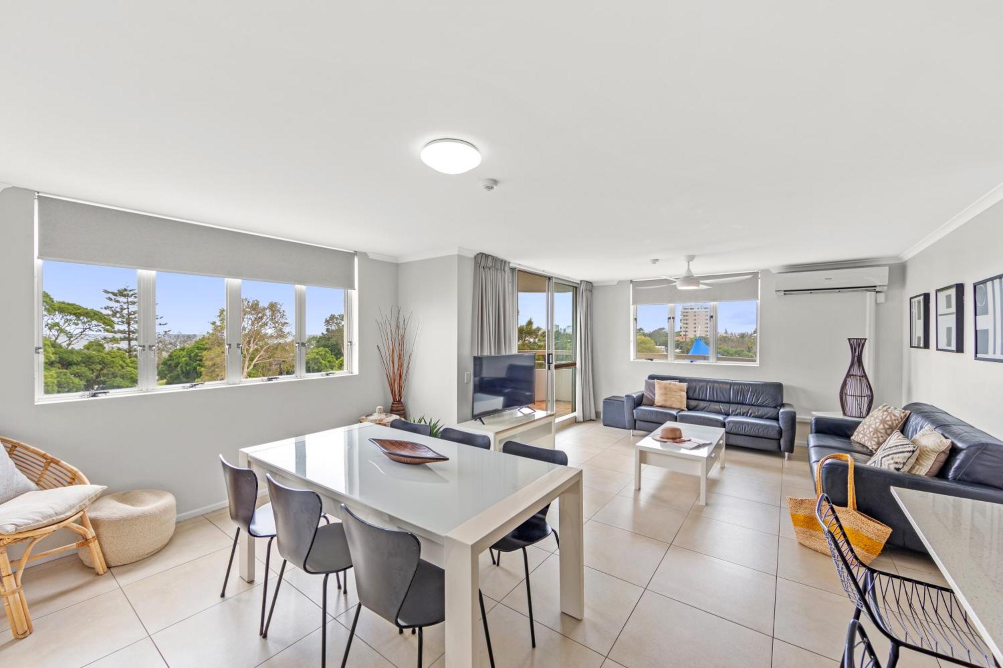 Three-Bedroom Apartment Garden View,1553061895:JPEG