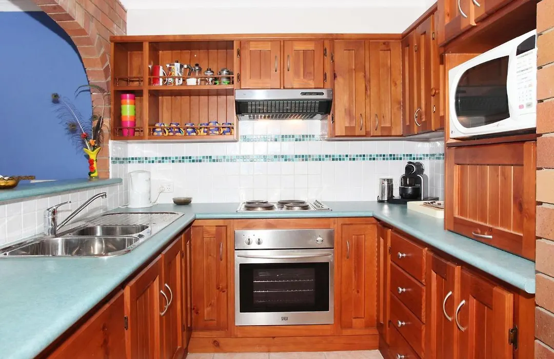 Comfortable Two Bedroom Apartment On Canal-1
