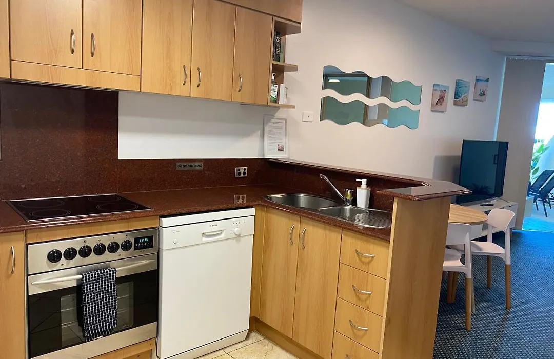 Mooloolaba Beachfront: Superior Resort Apartment-1