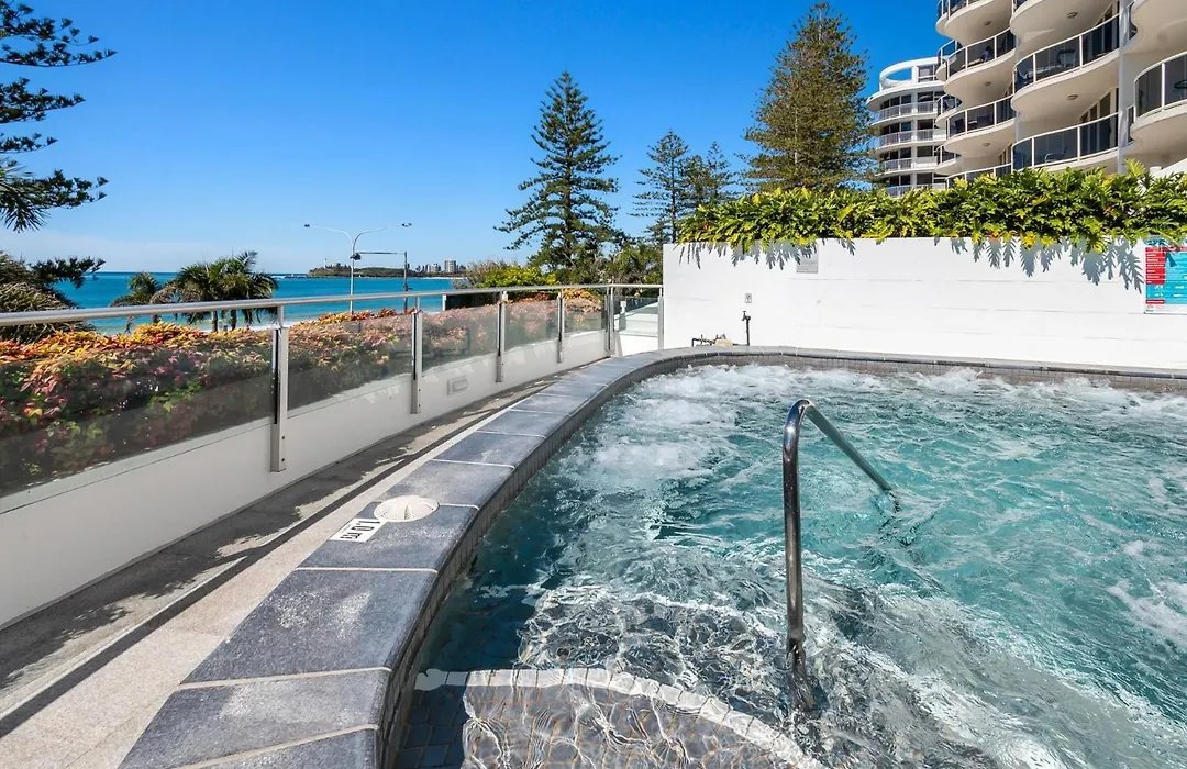 Sirocco 404 Luxurious 3 Bedroom Unit, Ocean Front-1