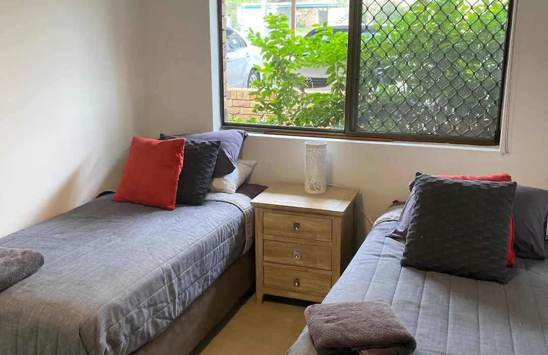 Fabulous Canal-Front Unit In Mooloolaba-1