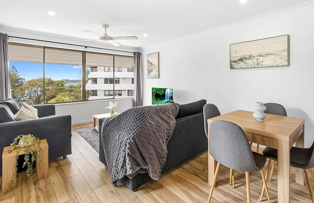 Beachside Views 2 Bedroom Apartments Mooloolaba-1