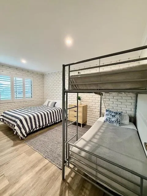 Mooloolaba Waterfront Unit - Sleeps 8-1