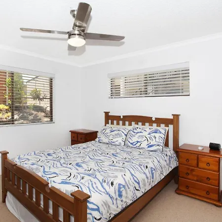 Comfortable Two Bedroom Apartment On Canal-2