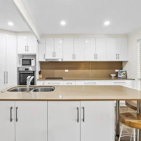 Regency 3 Bedroom Central Town House-2