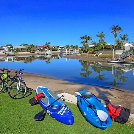 Fabulous Canal-Front Unit In Mooloolaba-3