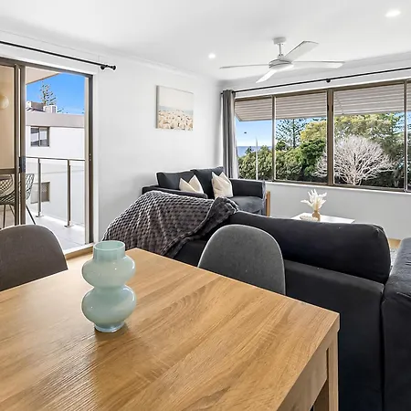 Beachside Views 2 Bedroom Apartments Mooloolaba-3
