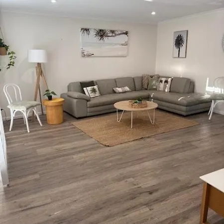 Mooloolaba Waterfront Unit - Sleeps 8-3