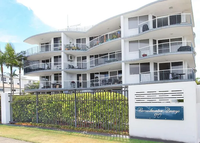 3 Bedroom Unit With Views Of Marina, Close To Beach Mooloolaba