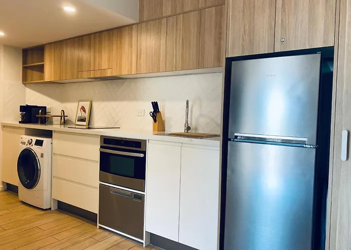 License To Chill • Couple'S Escape In Mooloolaba Apartment