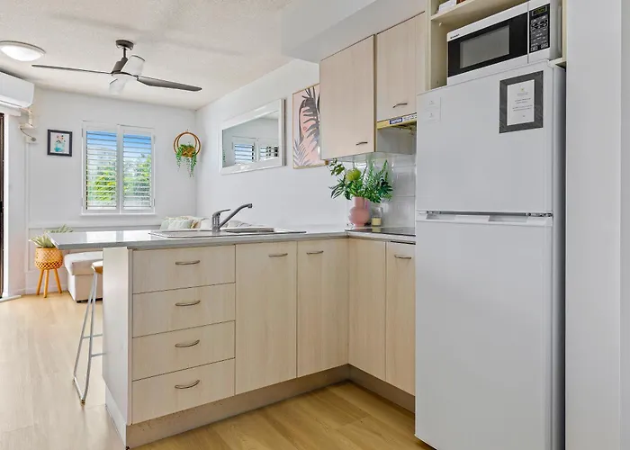 2 Bedroom Central Mooloolaba Resort With Pool, Spa, Mini Golf