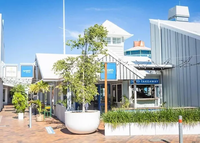 Central Mooloolaba Beachfront Apartment - Located In Sandcastles Resort