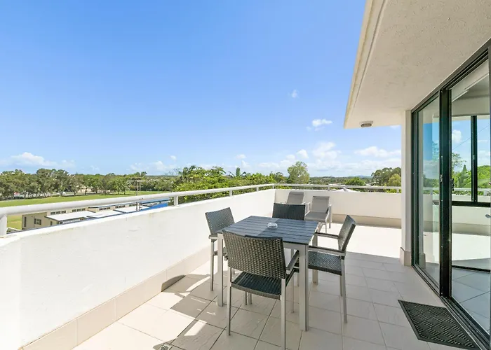 1Br With Private Balcony At Beach Club Resort Mooloolaba