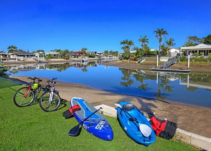 Fabulous Canal-Front Unit In Mooloolaba