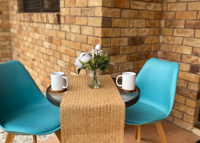 Fabulous Canal-Front Unit In Mooloolaba