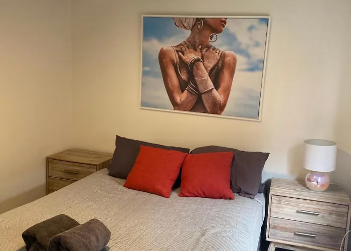 Fabulous Canal-Front Unit In Mooloolaba