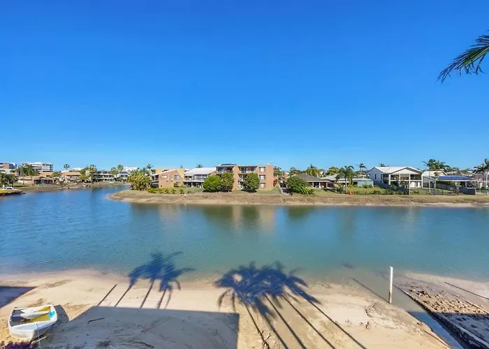 Waterfront Serenity - Steps From Mooloolaba Beach