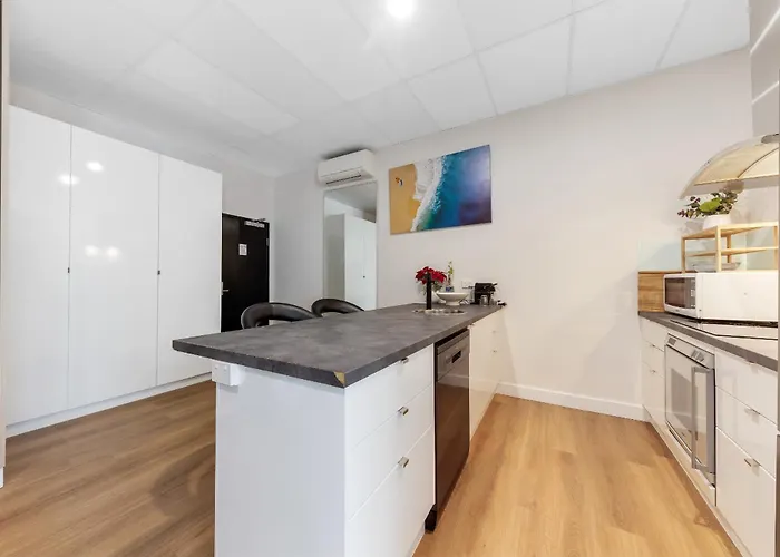 Modern Studio In Heart Of Mooloolaba