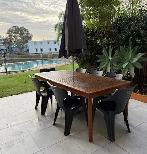 Mooloolaba Waterfront Unit - Sleeps 8 Apartment
