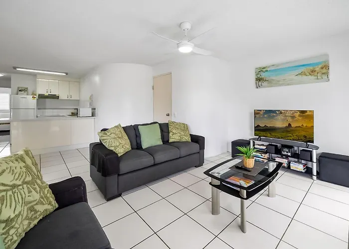 Central, Neat And Affordable 2 Bed Apartment Mooloolaba