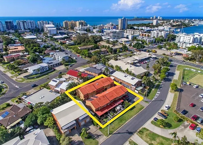 Regency 3 Bedroom Central Town House Mooloolaba