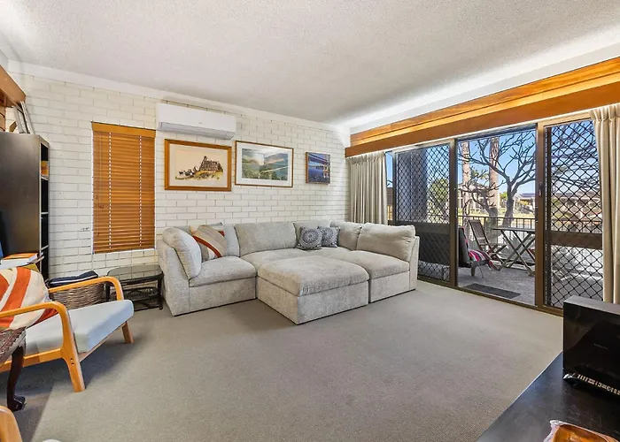 Anjuna, 2 Bedroom Apartment On Canal Mooloolaba