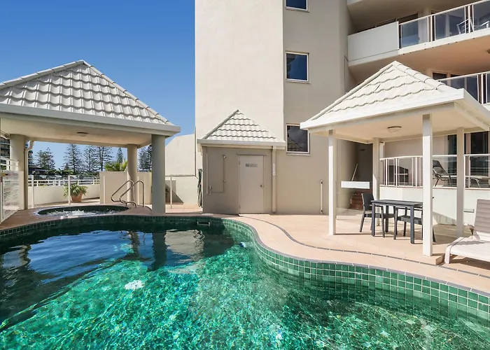 Mooloolaba Beachfront Apartment In Sandcastles